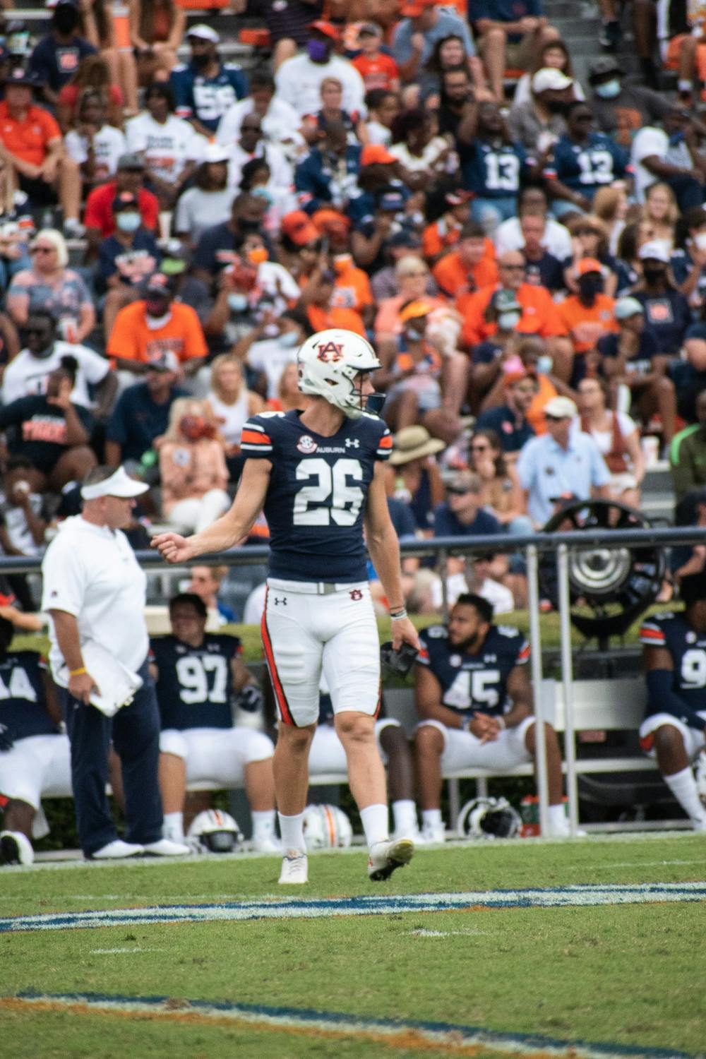 Anders Carlson moves up to second on all-time field goals in Auburn history