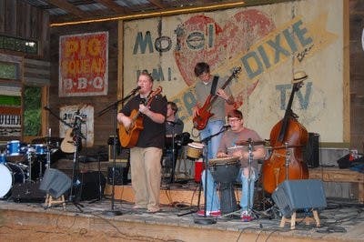 Fire Mountain picked the fiddle and more at The Standard Deluxe in Waverly, AL. (Hayley Blair / ASSOCIATE INTRIGUE EDITOR)