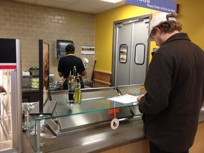 The salad bar at AuBon Pain offers numerous healthful combinations for lunch and dinner. (Elizabeth Wieck / INTRIGUE EDITOR)