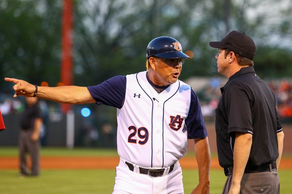 Sonny Golloway argues a call with the umpire. (file)