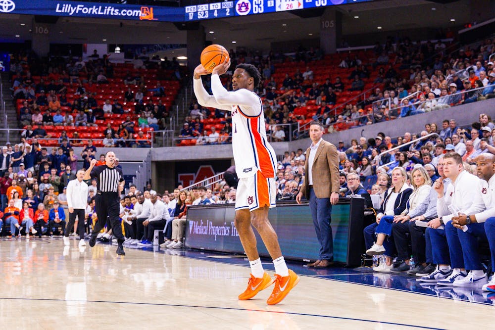 Kevin Overton shoots a three pointer in the second half against LSU on March 3, 2026