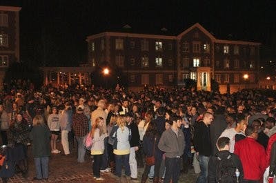 A crowd awaits announcement of the SGA election results. (Katherine McCahey / ASSISTANT PHOTO EDITOR)