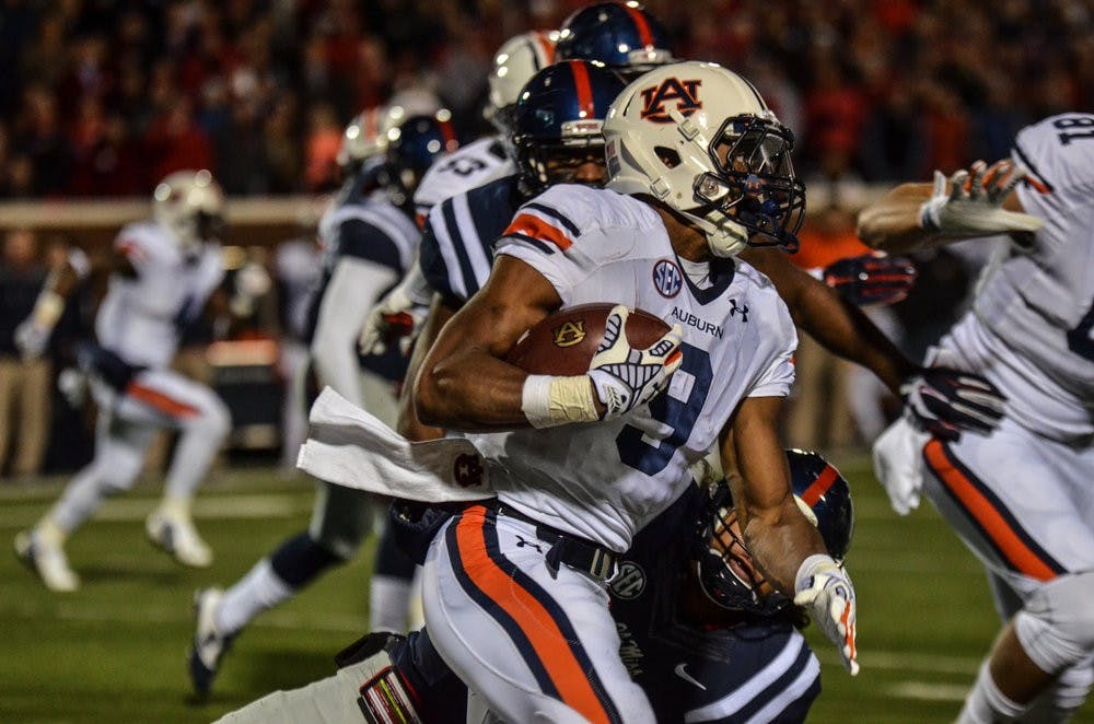 Roc Thomas runs the ball against Ole Miss. (File photo)