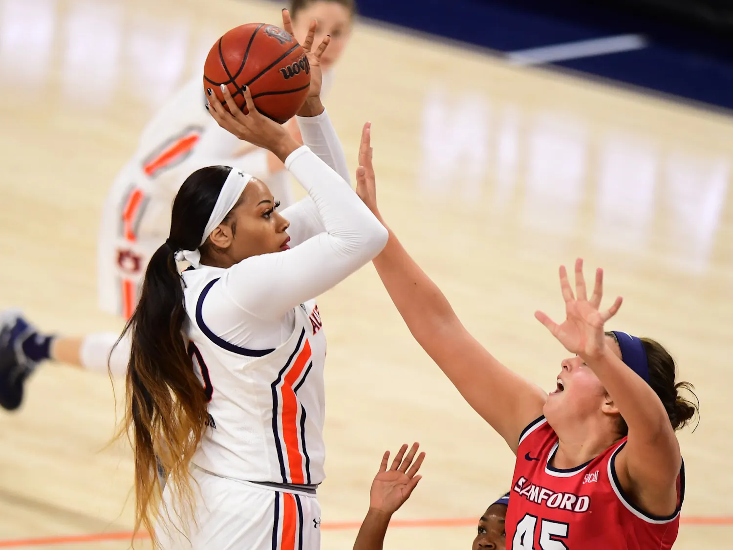 Unique Thompson shoots auburn vs samford 20201128 SL1_0512.jpg