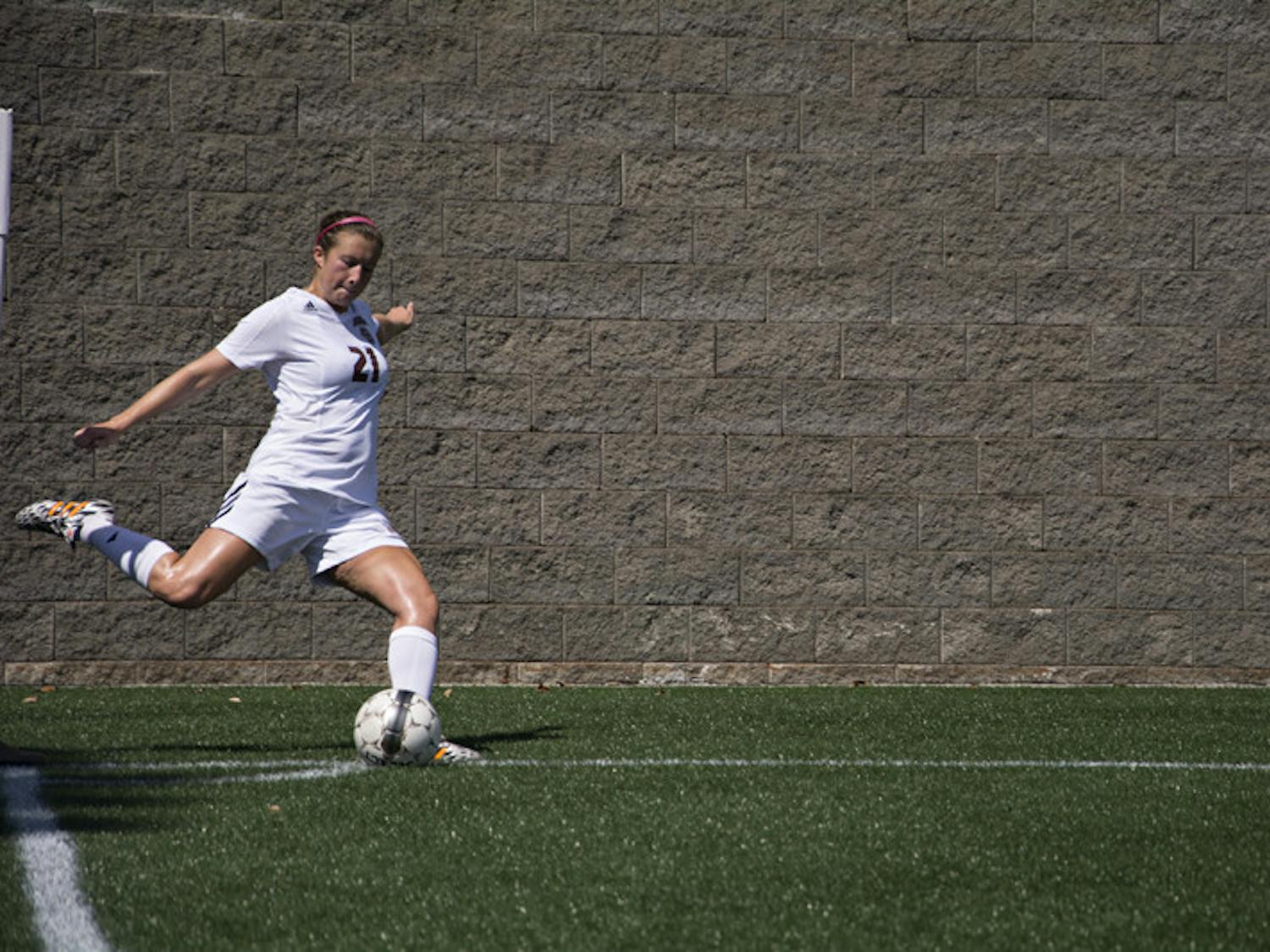 FLAX_w-soccer_tom-sullivan