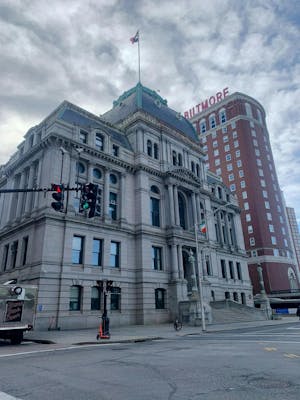 Vertical image of the Rhode Island City Hall on a cloudy day.