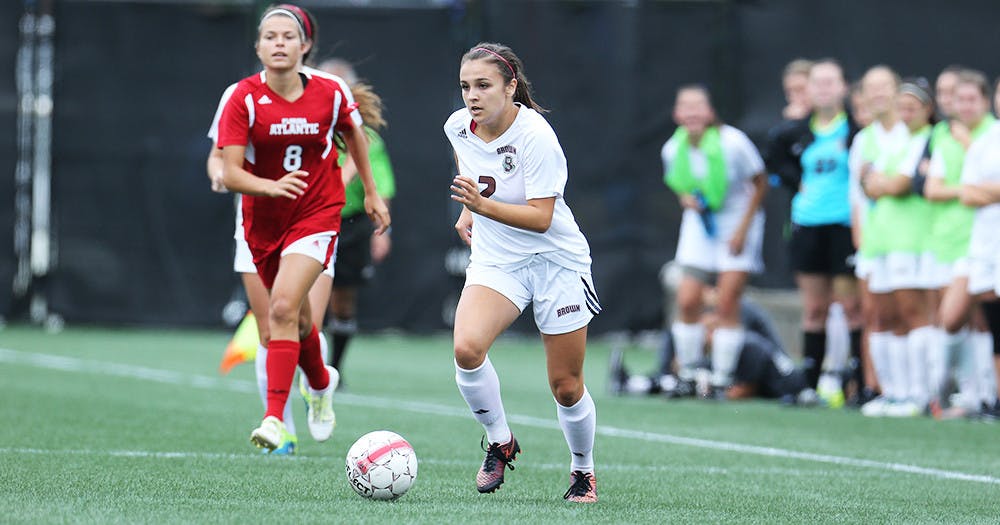 Schapiro_soccer-w_CO-Brown-Bears