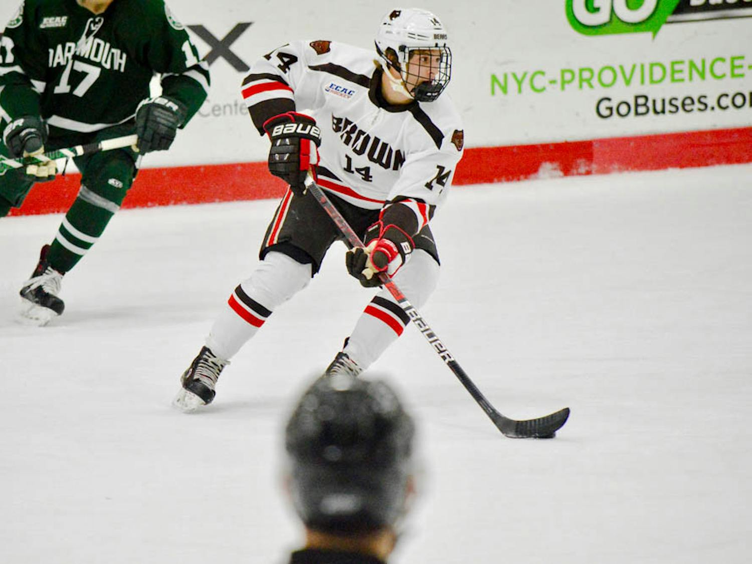 Russell_Mens-Hockey_Danielle-Emerson