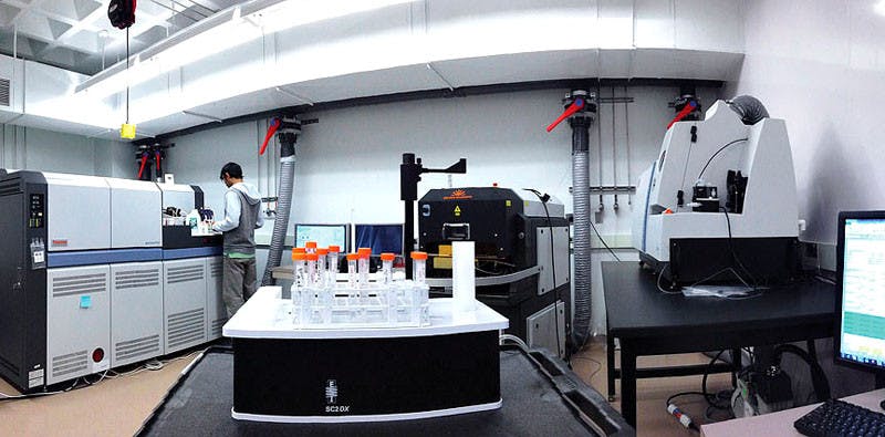 Dee_-Mass-spec_-CO-Mike-Cohea-Brown-University1