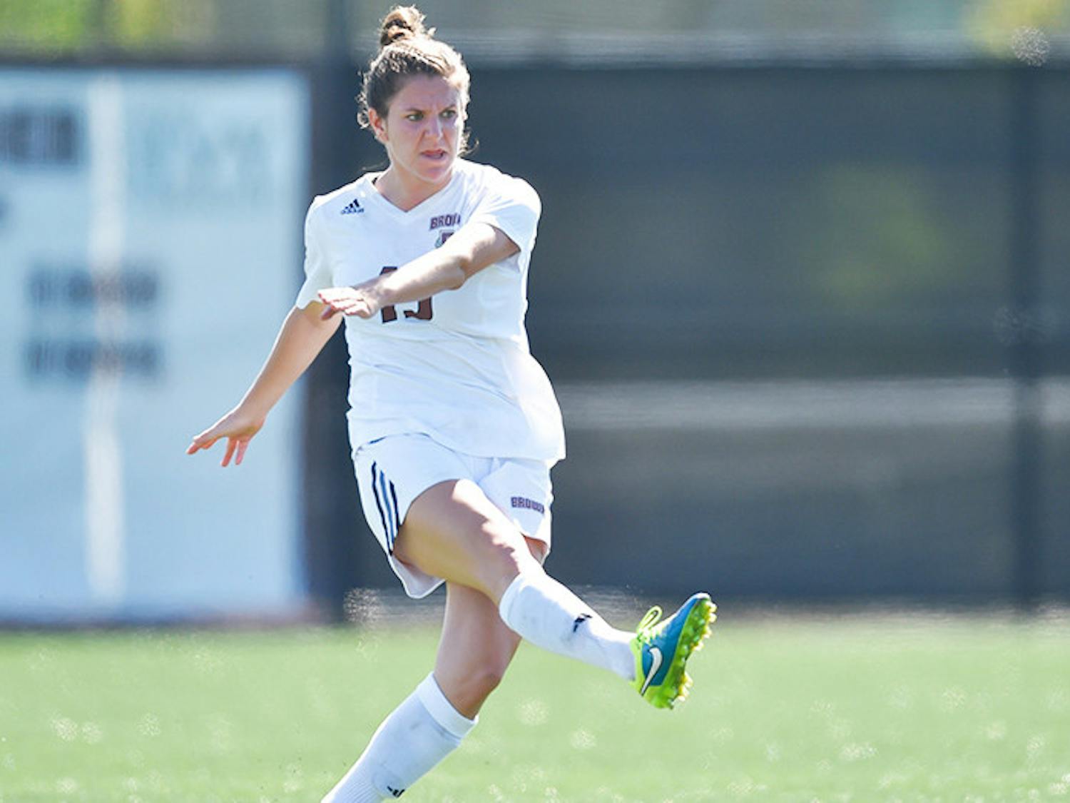 Schapiro_W-Soccer_CO-Brown-Bears