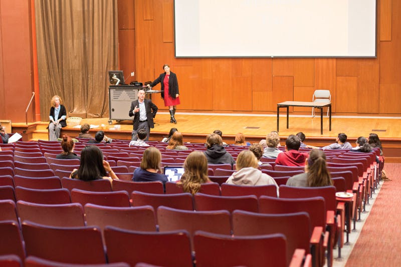 kommers_mandel_Narayen