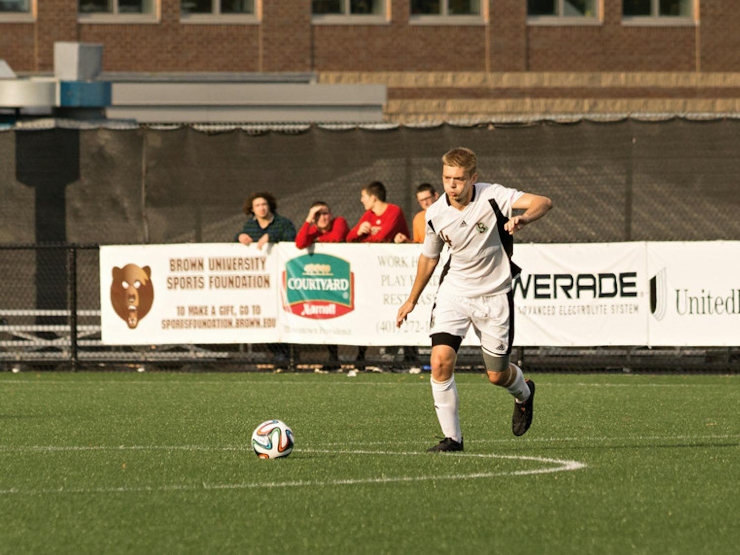 wainger_soccer_deckey