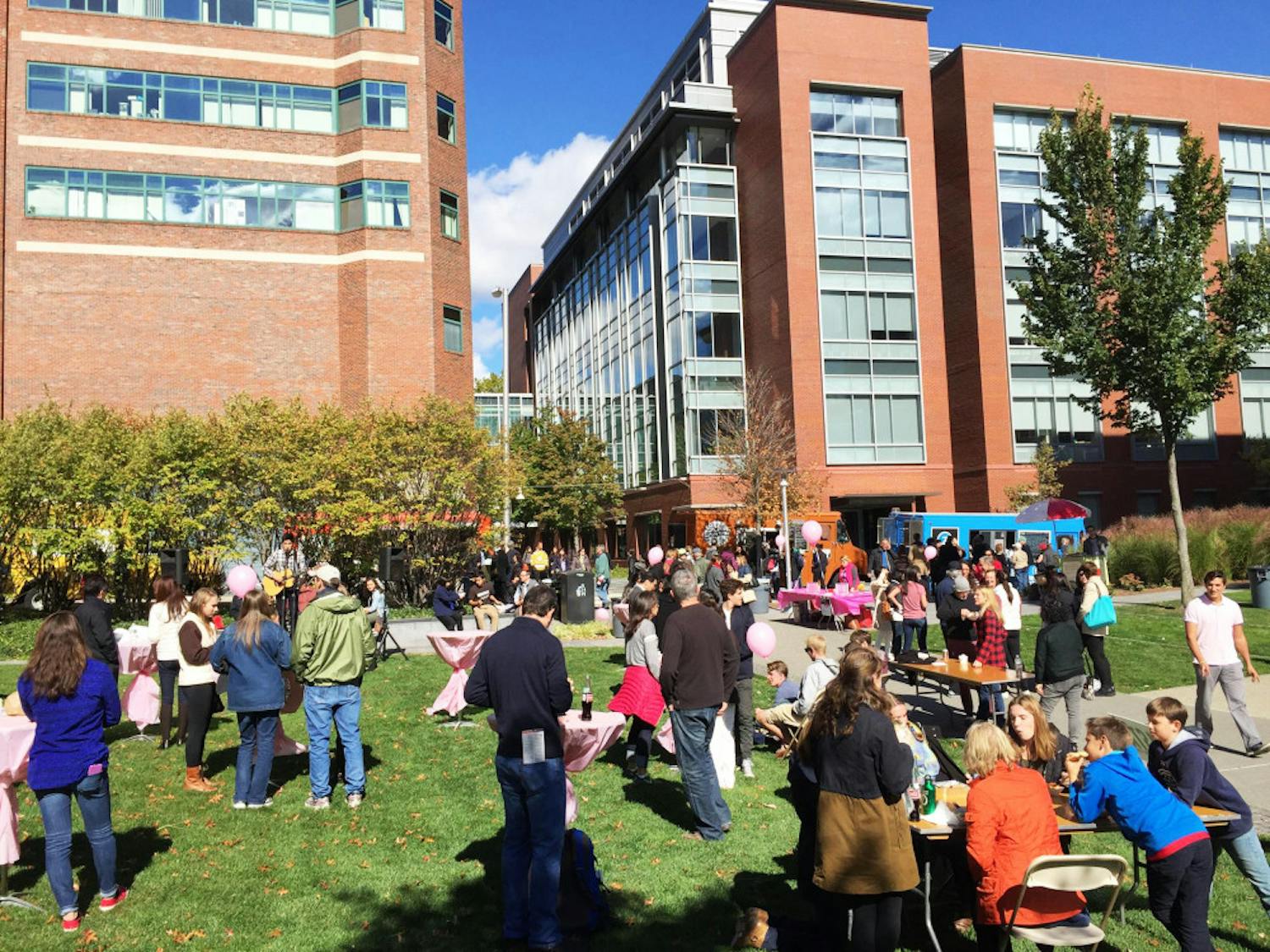 Everett_Trucks_DerekShay