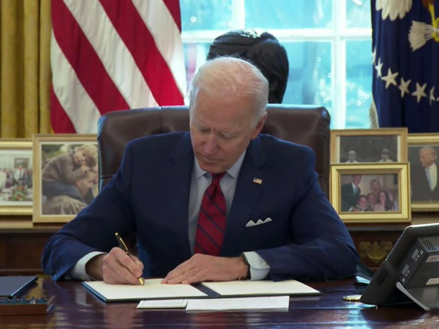Biden_signing_an_executive_order_related_to_the_Affordable_Care_Act_and_Medicaid