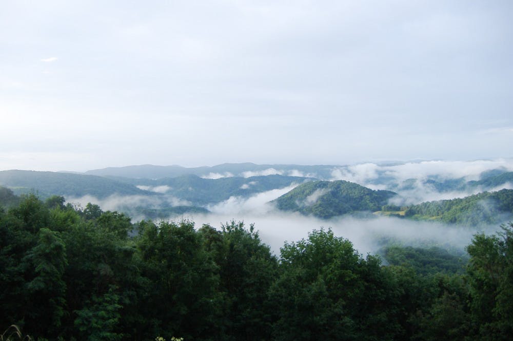 Hall_appalachia_co_wikimediacommons