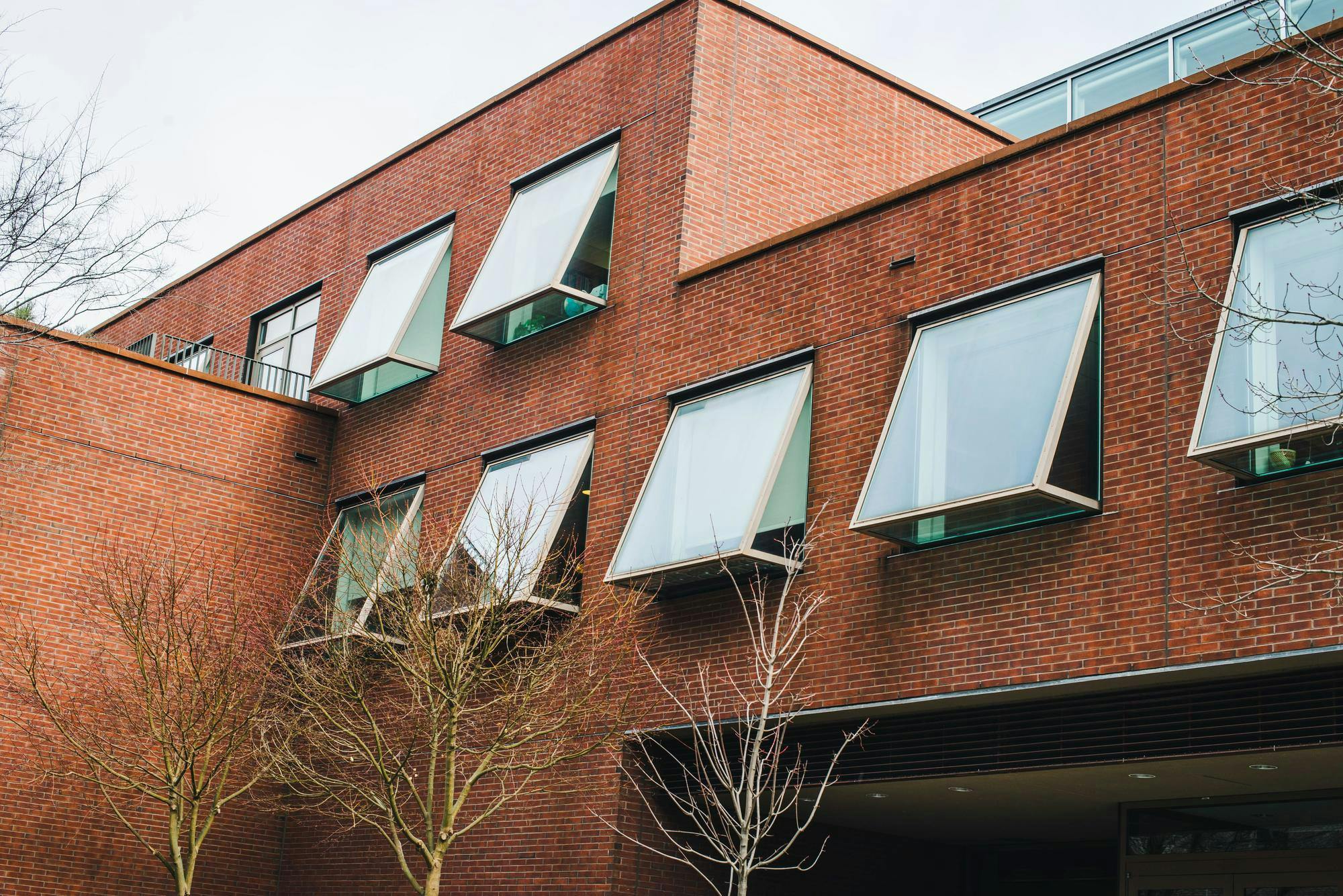 A photo of the outside of the Thomas J. Watson Institute for International and Public Affairs.