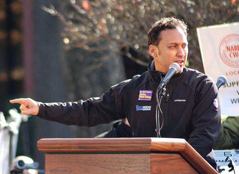 Joselow_LectureBoard_AasifMandvi_COAmberBaldet-via-Flickr-copy