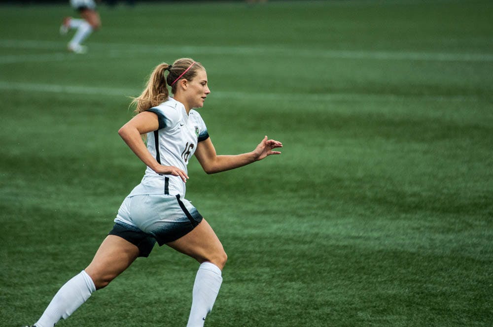 Russell_WSoccer_Eli-White-1