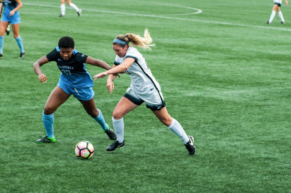 Wey_WSoccer_Eli-White-2