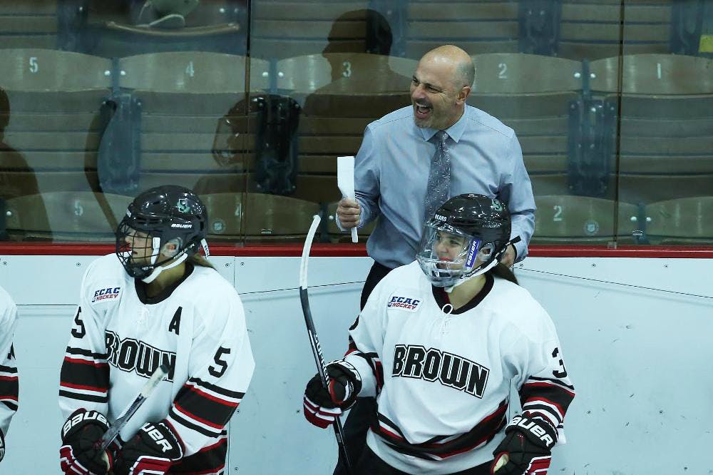 Shumate_w-ice-hockey_CO-Brown-Bears