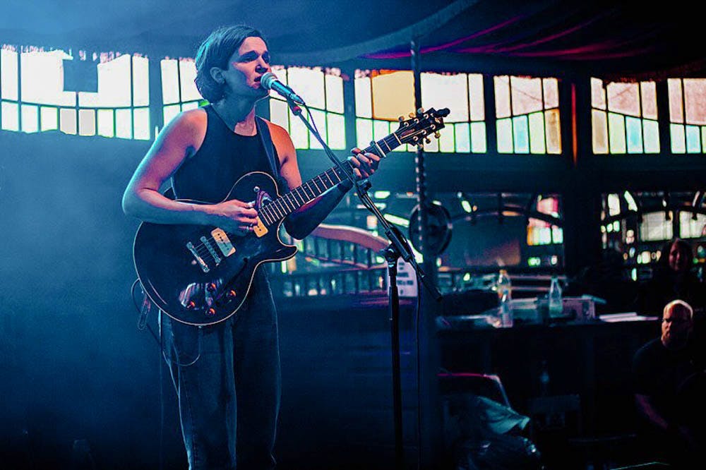 Two-Hands_Martin-Schumann