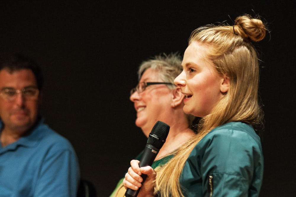 Renken_SimoneGiertz_EliWhite