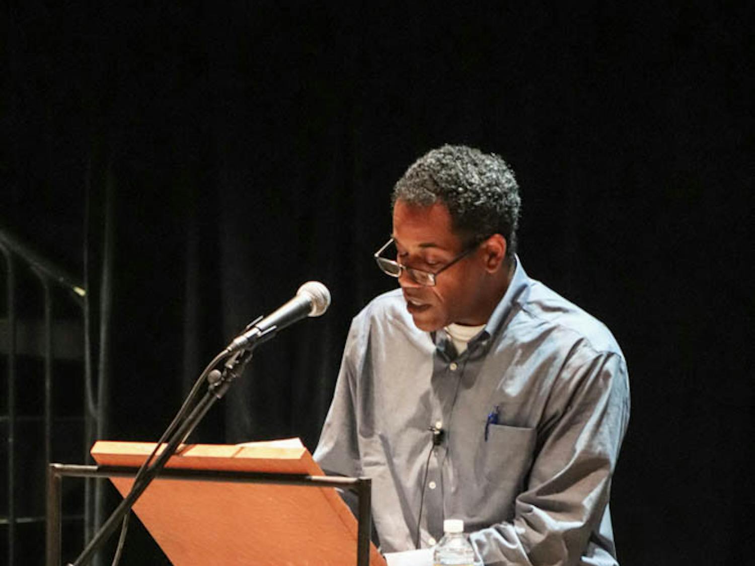 maniar_poetry-reading-_Tiffany-Ding-2