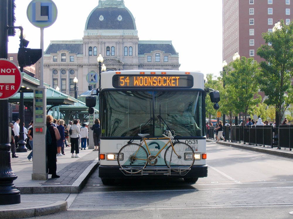 Rosenfled-Kennedy-Plaza_Jef-Nickerson-Wikimedia-Commons