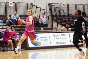 Wayland_WBasketball_AlexWainger