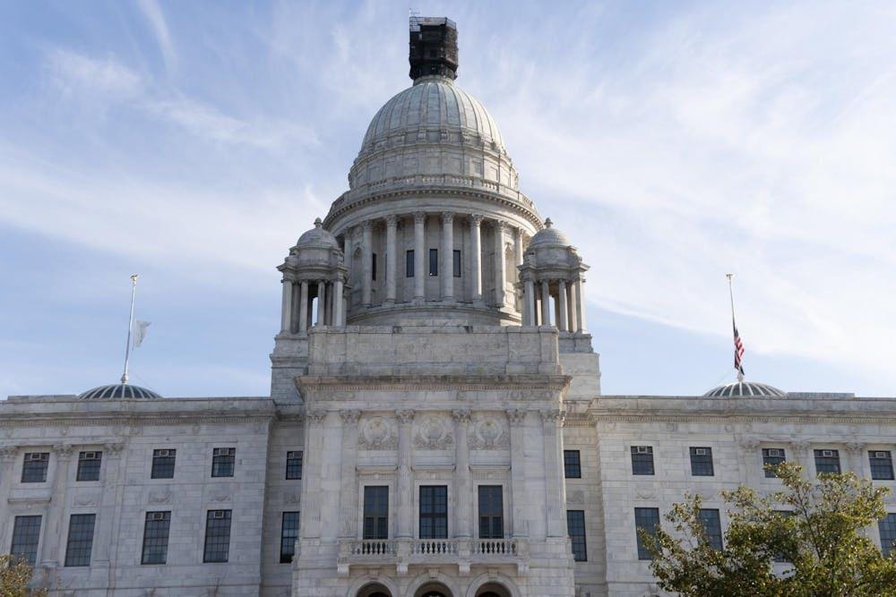 A photo of the Rhode Island state house.