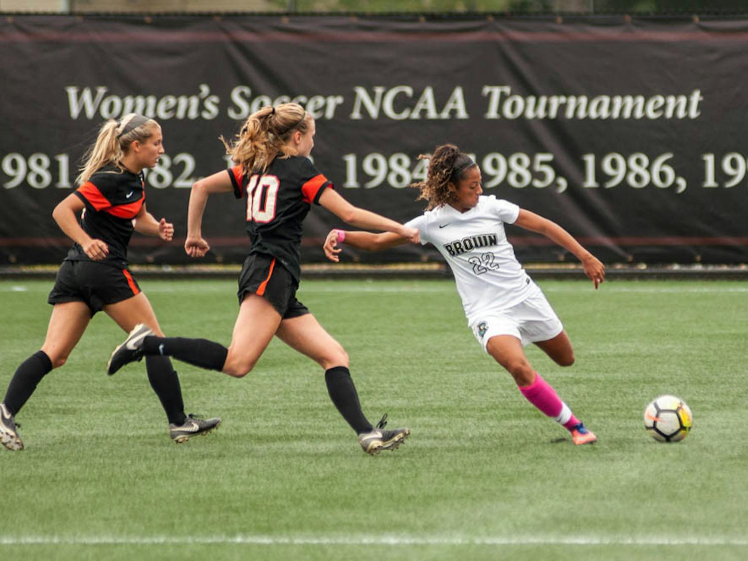 Russell_Womens-soccer_Eli-White