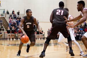 Miller_MBasketball_Alex-Wainger