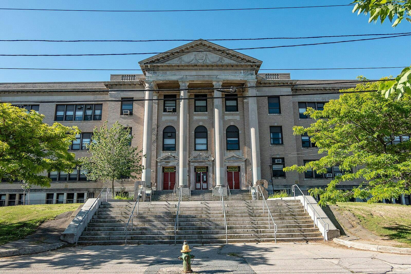 A picture of a Gilbert Stuart Middle School building in Providence, Rhode Island. 