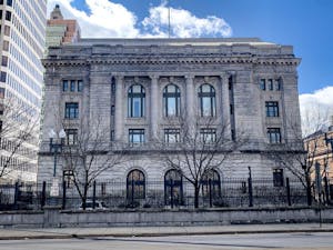 A photo of the Rhode Island Courthouse.