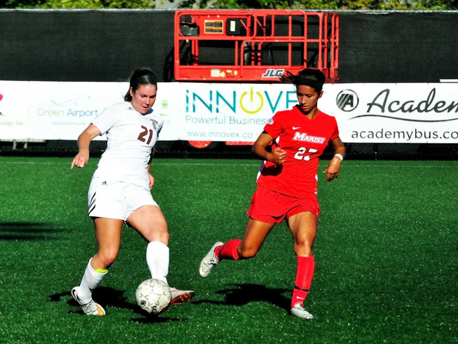 Schapiro_WSoccer_EliWhite