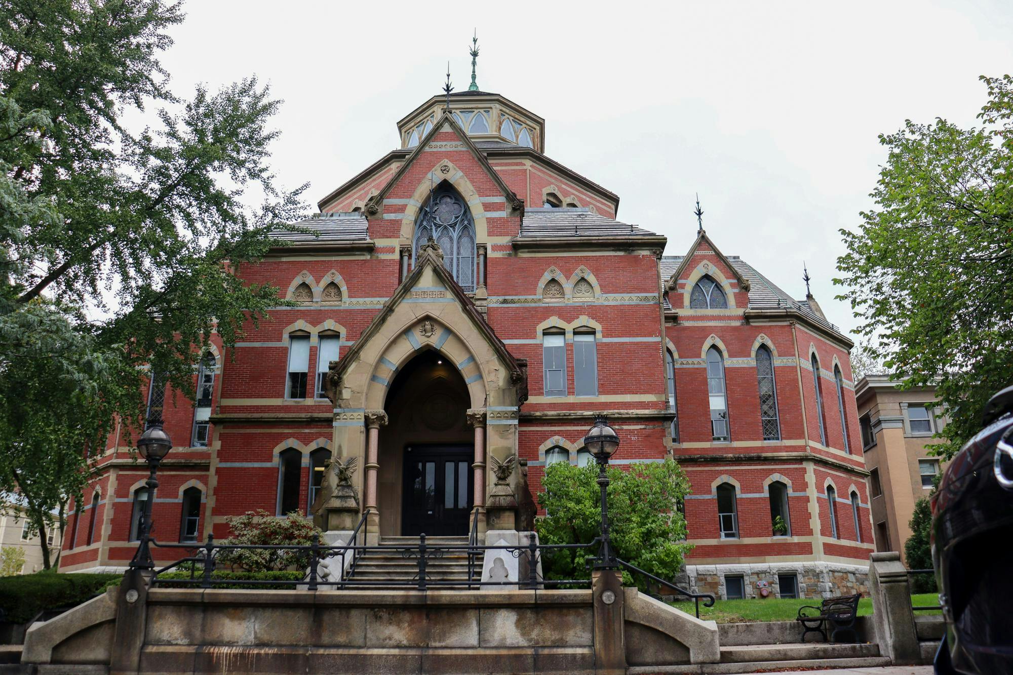 A picture of the entrance of Robinson Hall on a cloudy day.