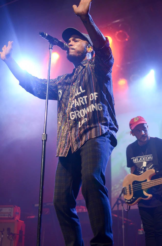 Maniar_AlbumReview_COWikimedia-Common