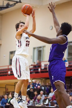 Schumate_MBasketball_AlexWainger