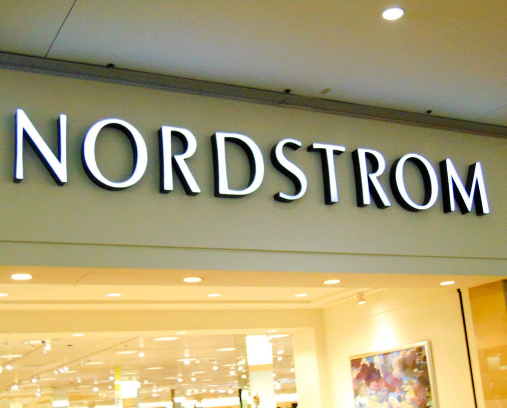 Guo_Nordstrom-Closing_Wikimedia-Commons