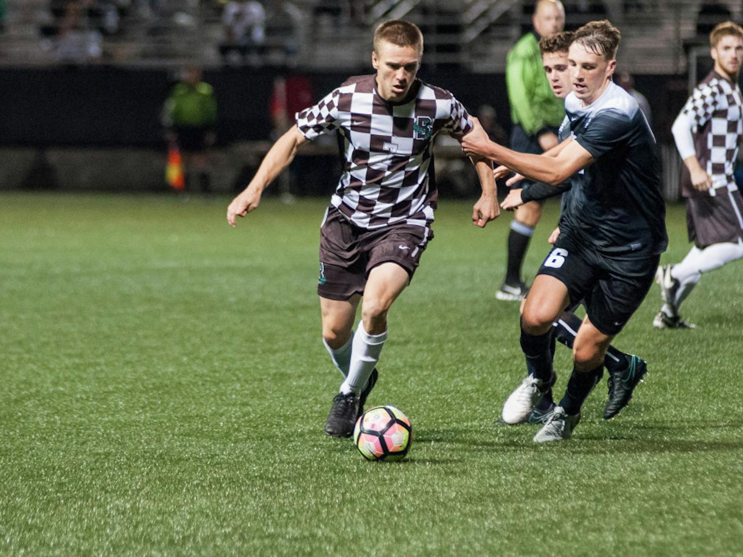 wey_msoccer_eliwhite