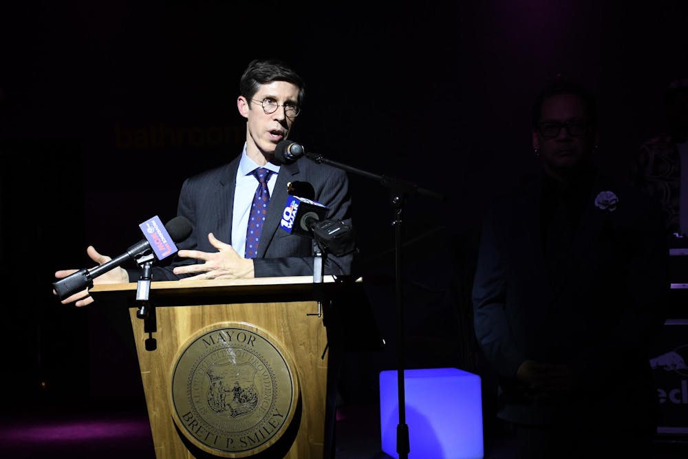 Mayor Smiley speaking from a podium.