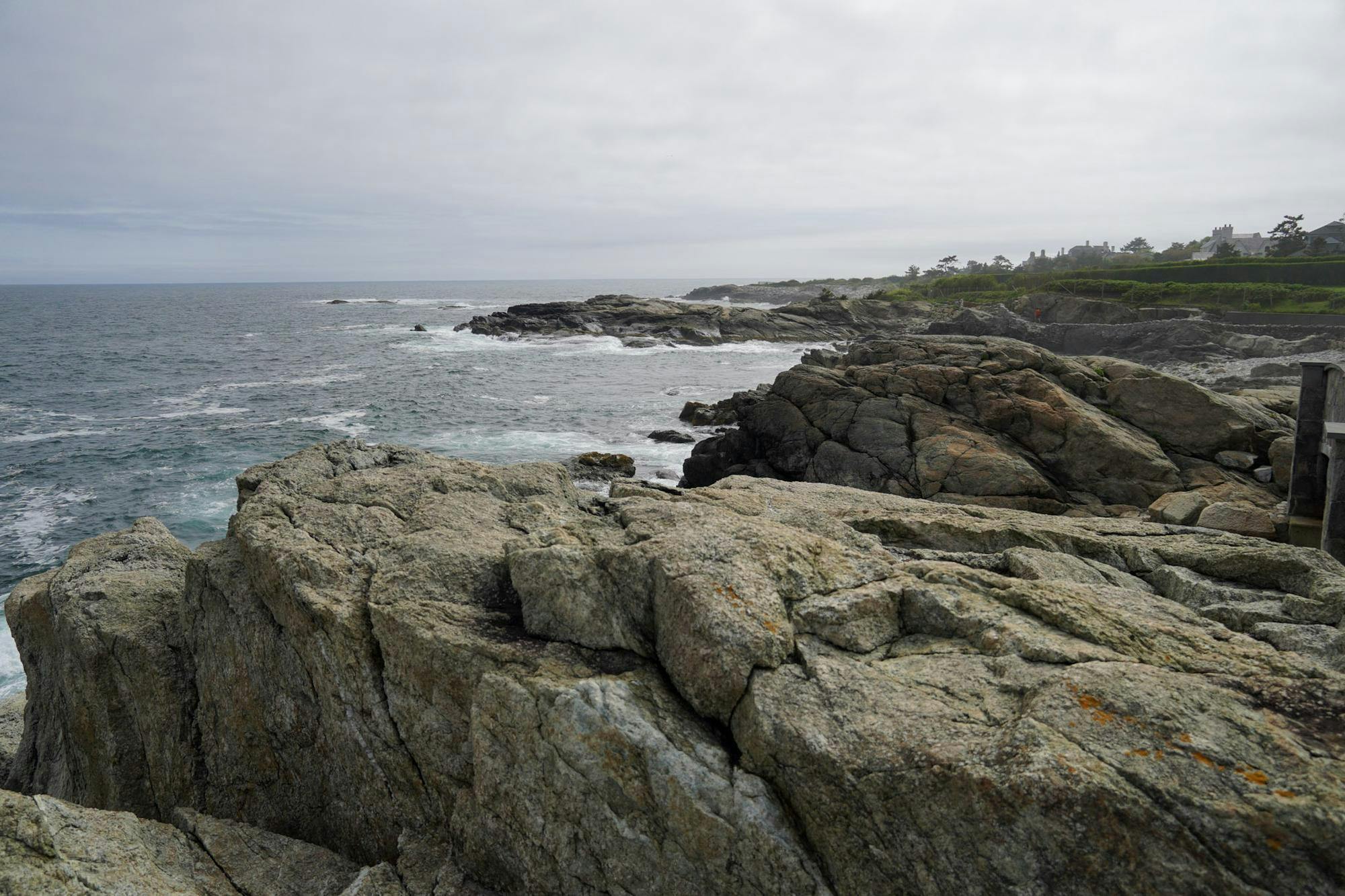 A photo of the Cliff Walk in Newport on a cloudy day.