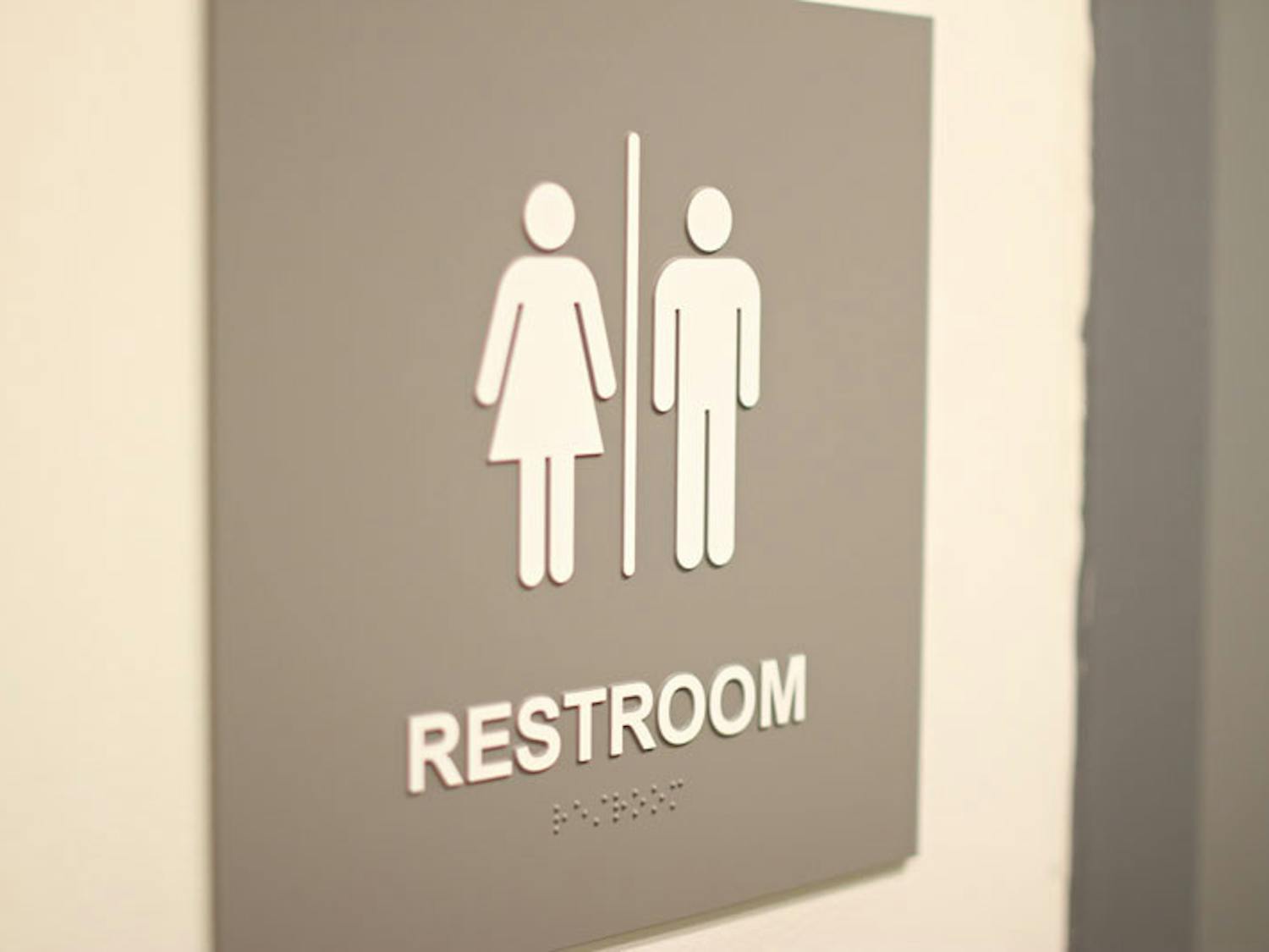 Reisner_Bathrooms_AlanShan