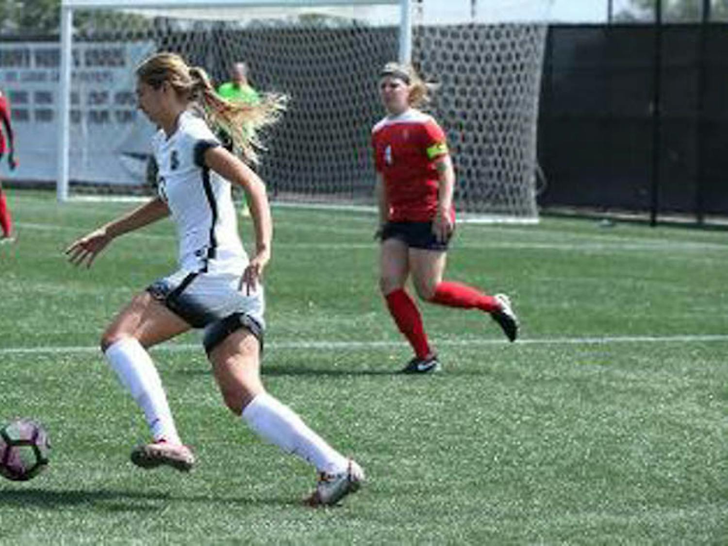 Wey_WSoccer_Brown-Bears