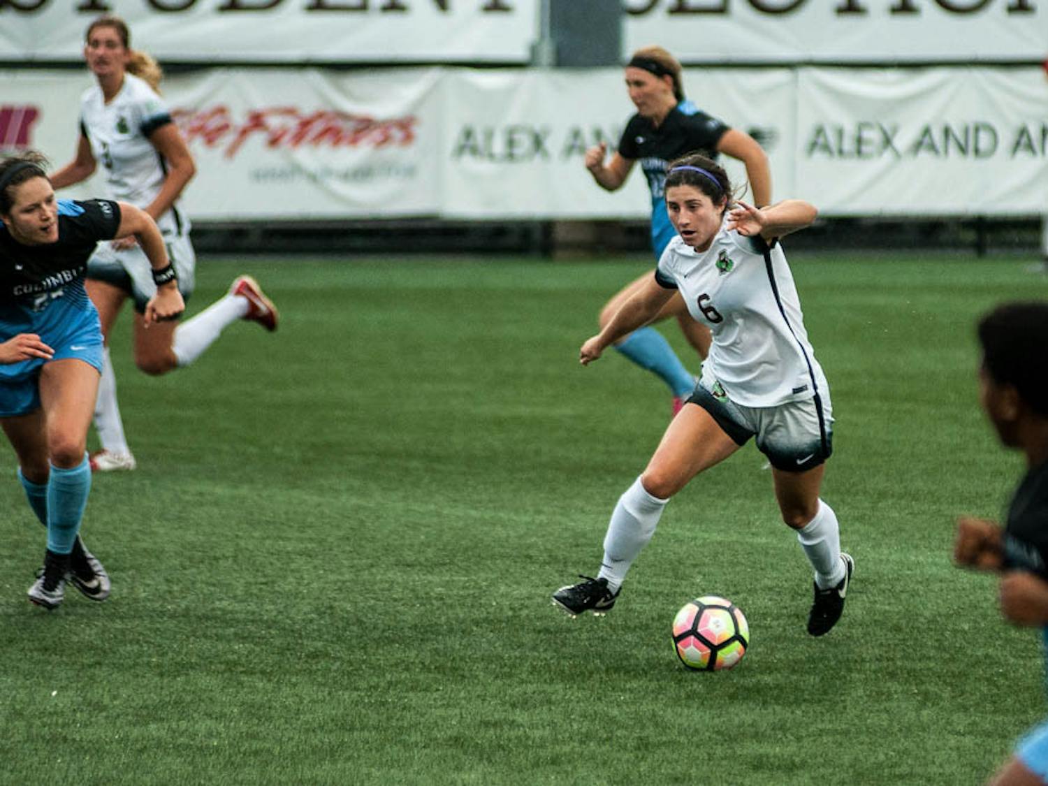 Wey_WSoccer_Eli-White