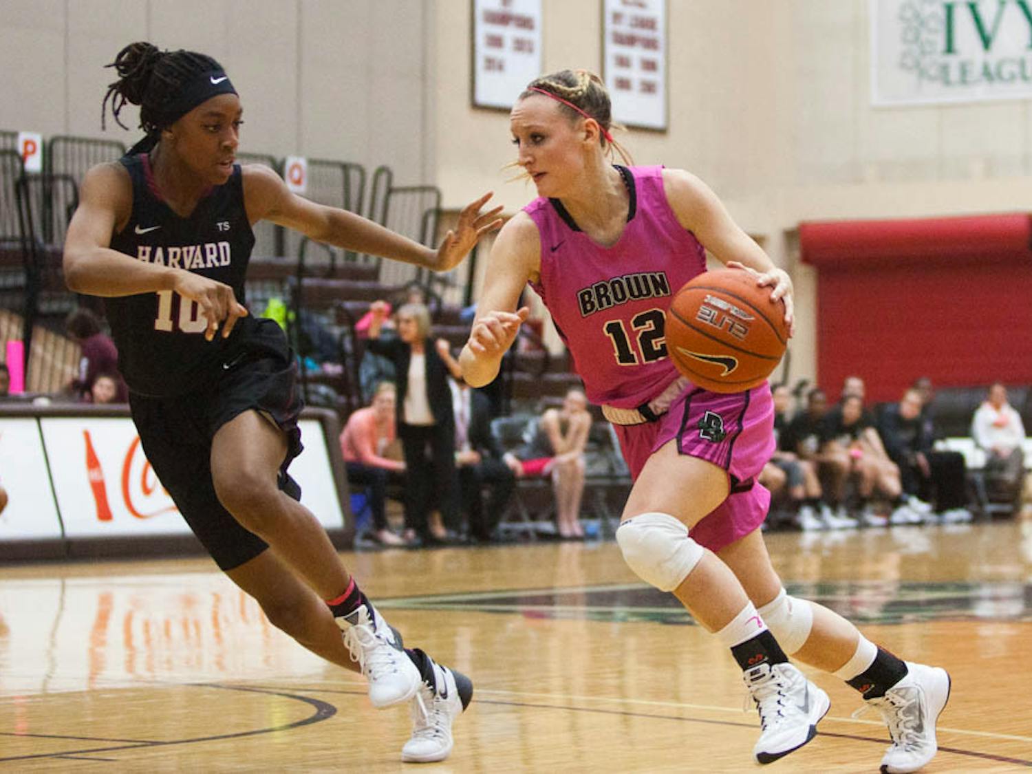 Wayland_WBasketball_Alex-Wainger