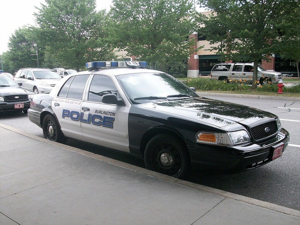 Burlington_Airport-Ford_Crown_Victoria_Burlington_Police-2.JPG