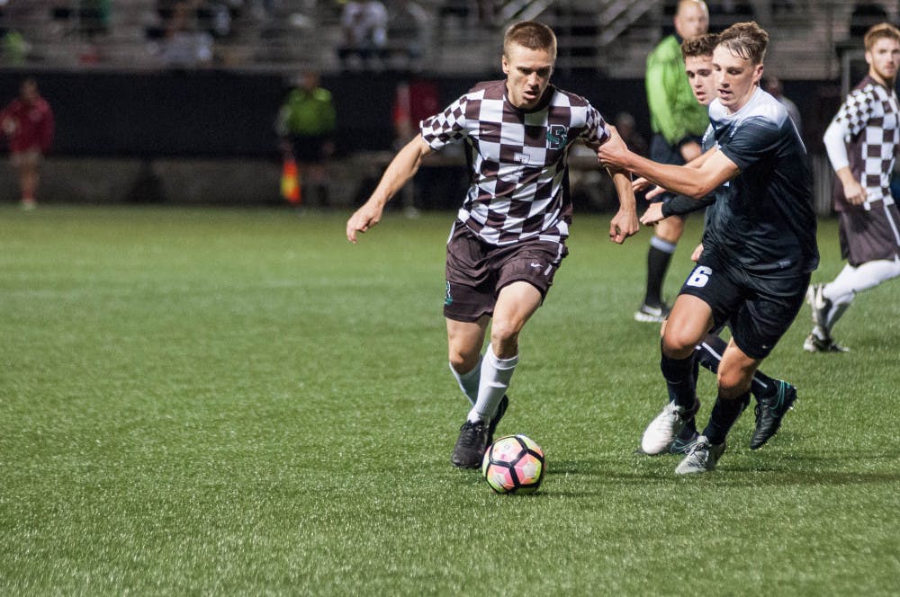 wey_msoccer_eliwhite