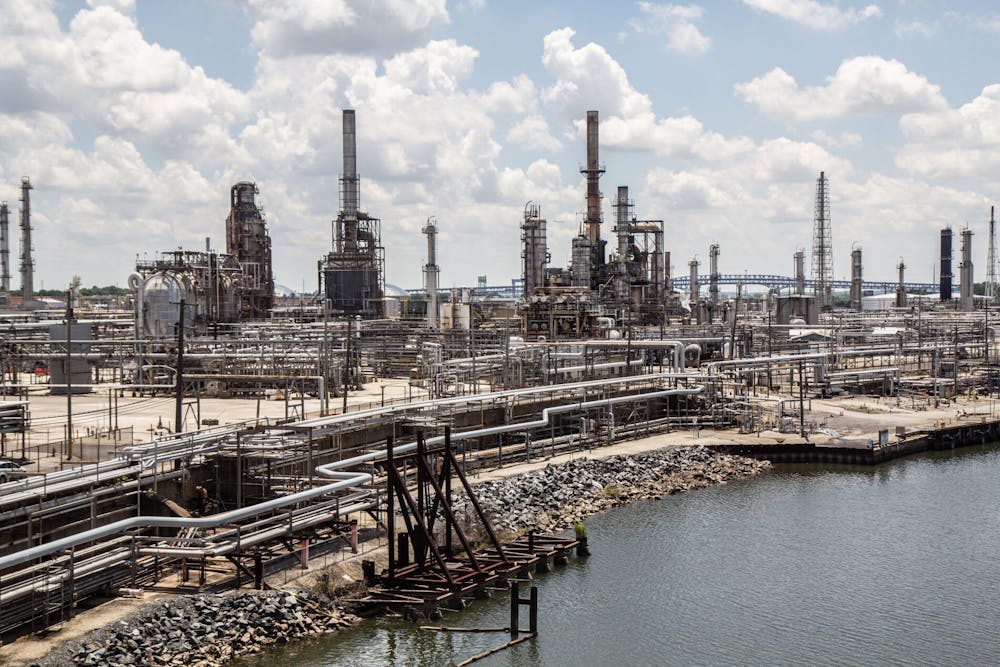 <p>The former refinery site in South Philadelphia | Source: <a href="https://whyy.org/articles/hilco-faces-opposition-pes-oil-refinery-site/" target="">WHYY</a></p>