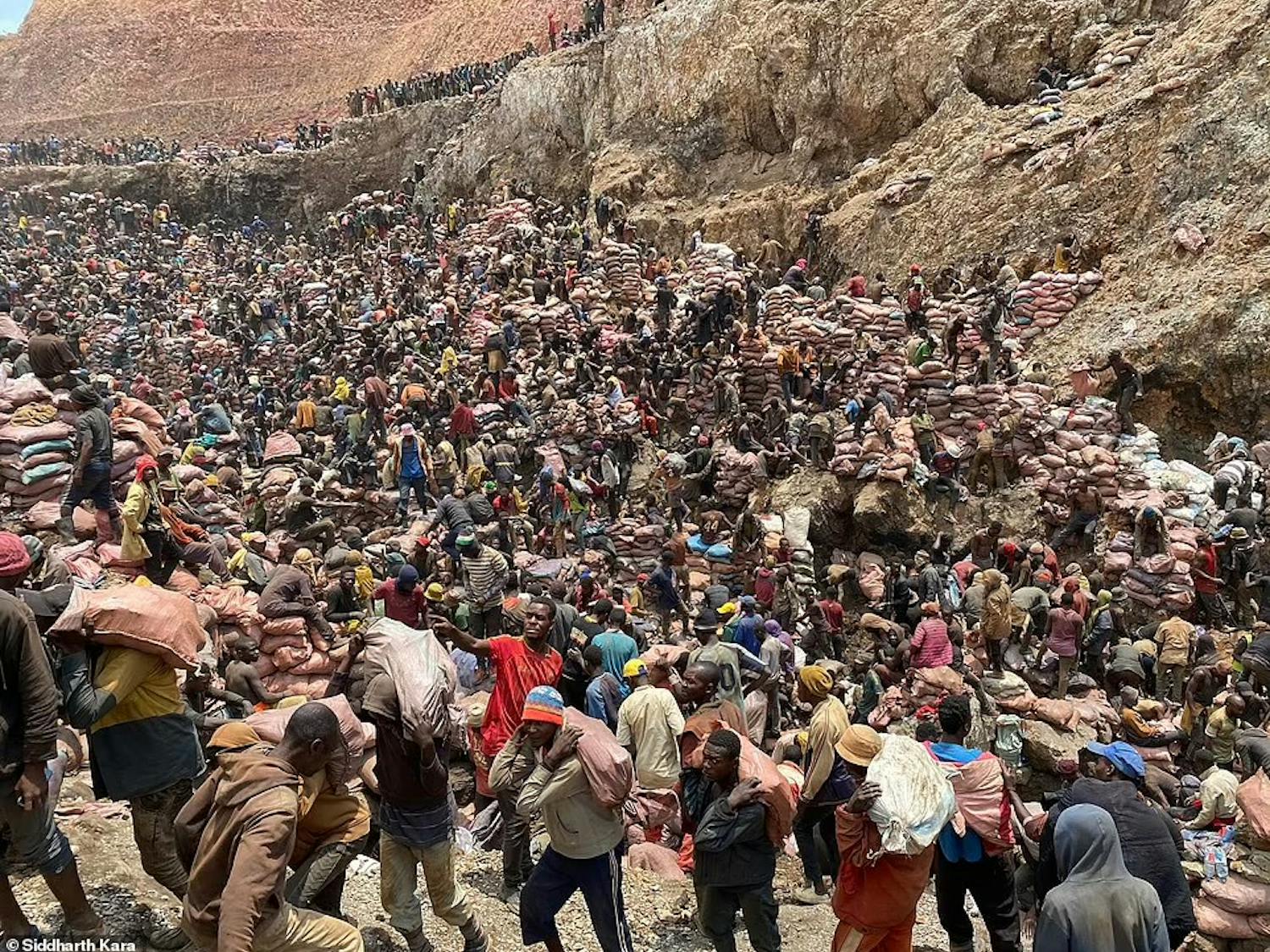 A mining pit in the DRC | From “Cobalt Red” by Siddharth Kara